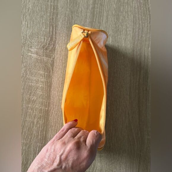 NWOT … CLINIQUE Tie-Dye Cosmetic / Makeup Bag - Picture 3 of 4